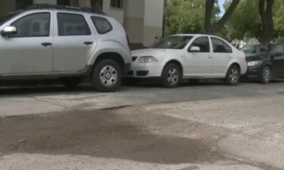 Una obra inconclusa generó un terrible bache en pleno centro